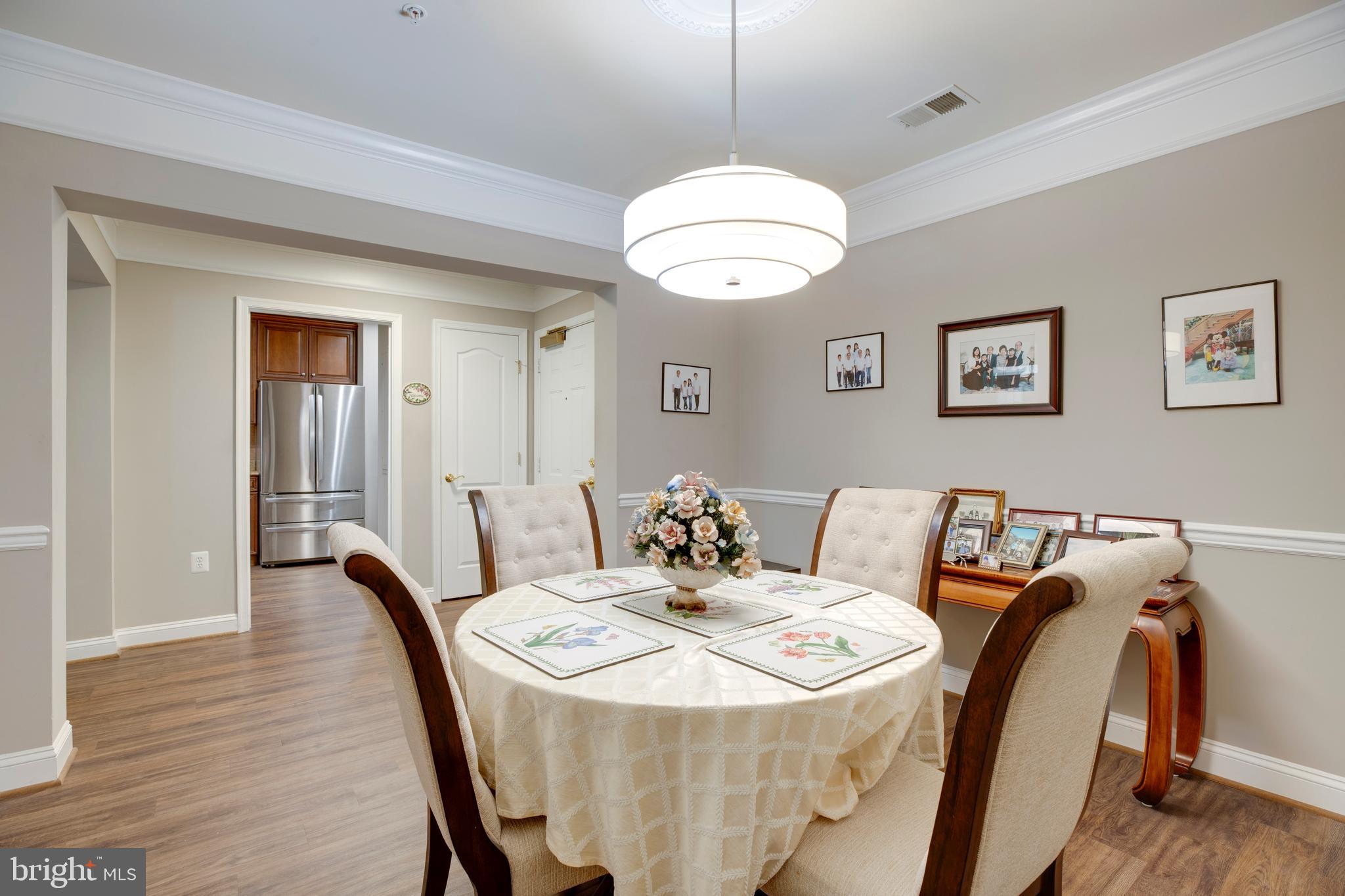 SAINTSBURY PLAZA - Residential
