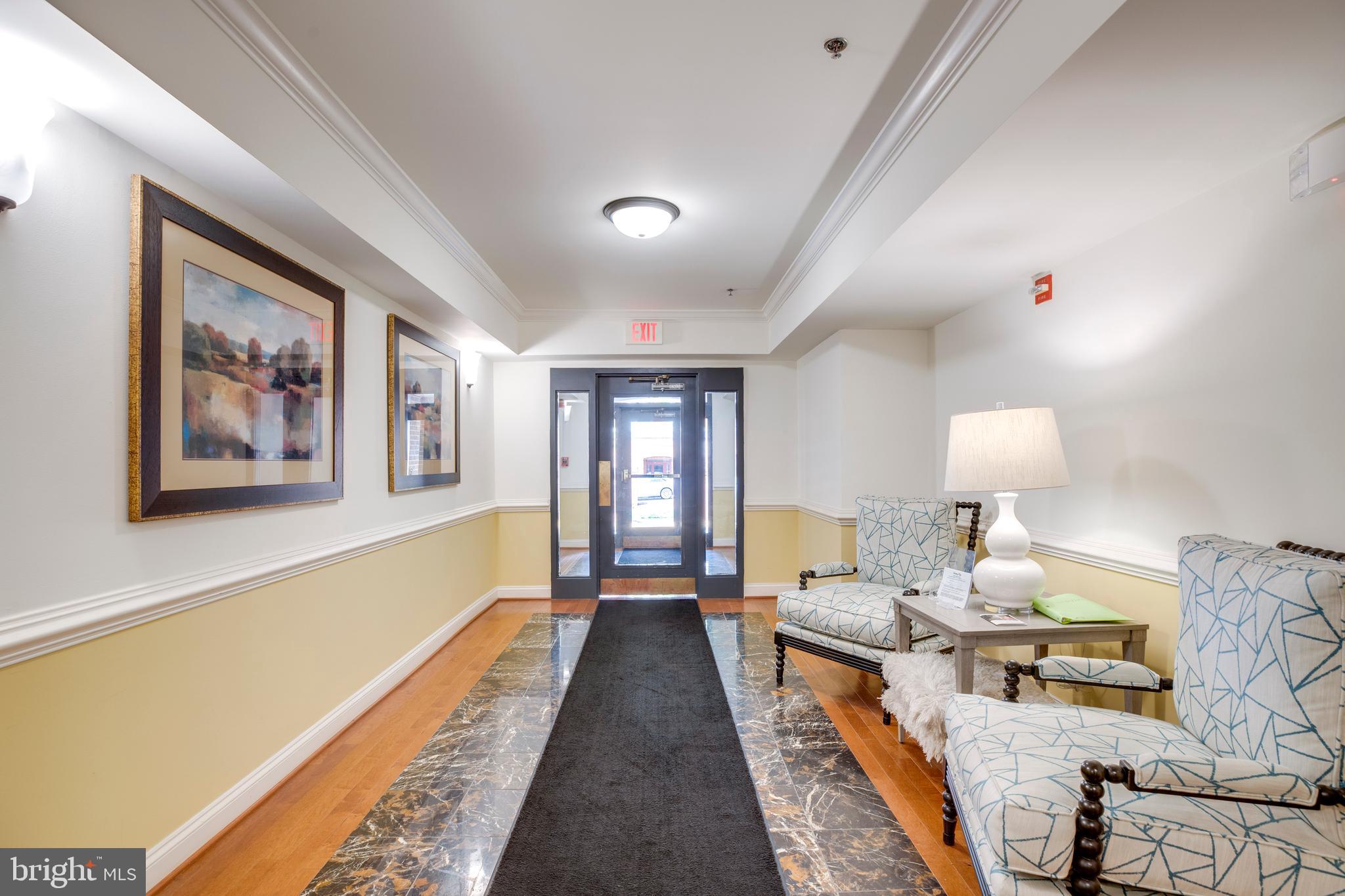 SAINTSBURY PLAZA - Residential