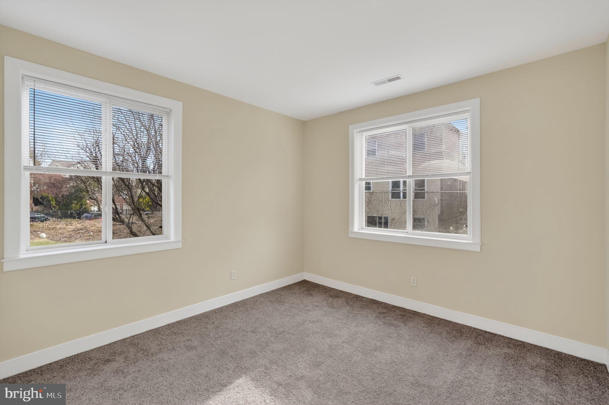 PHILADELPHIA (NORTHEAST) - Residential