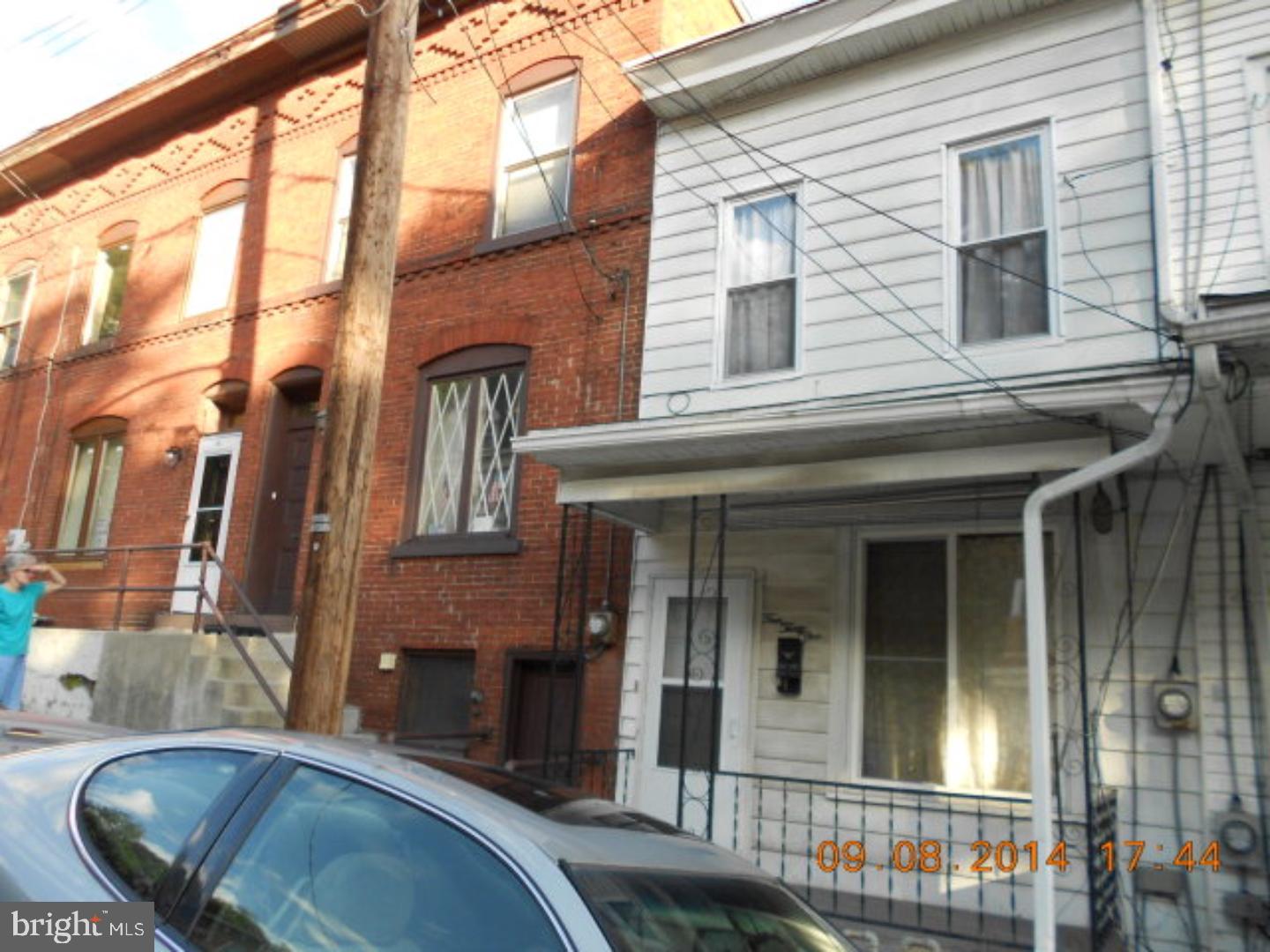 This home is in move in condition and offers newer windows throughout entire home, updated electric service, new gas water heater and new chimney liner. Both bedrooms have new carpeting and the bathroom is oversized. Living room and dining room is open for a more spacious feel. Mailing Address Continued: Pottsville Color: White Amp: 100