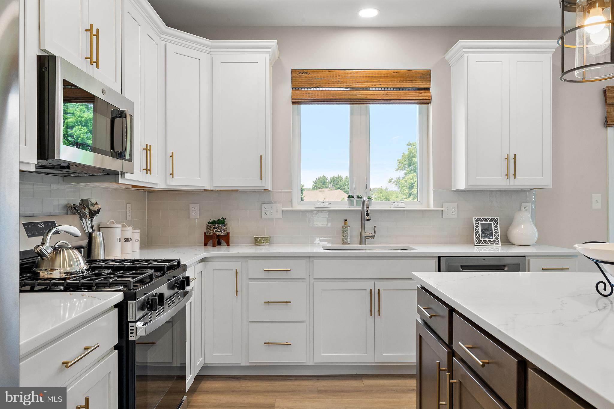 POND VIEW ESTATES - Residential