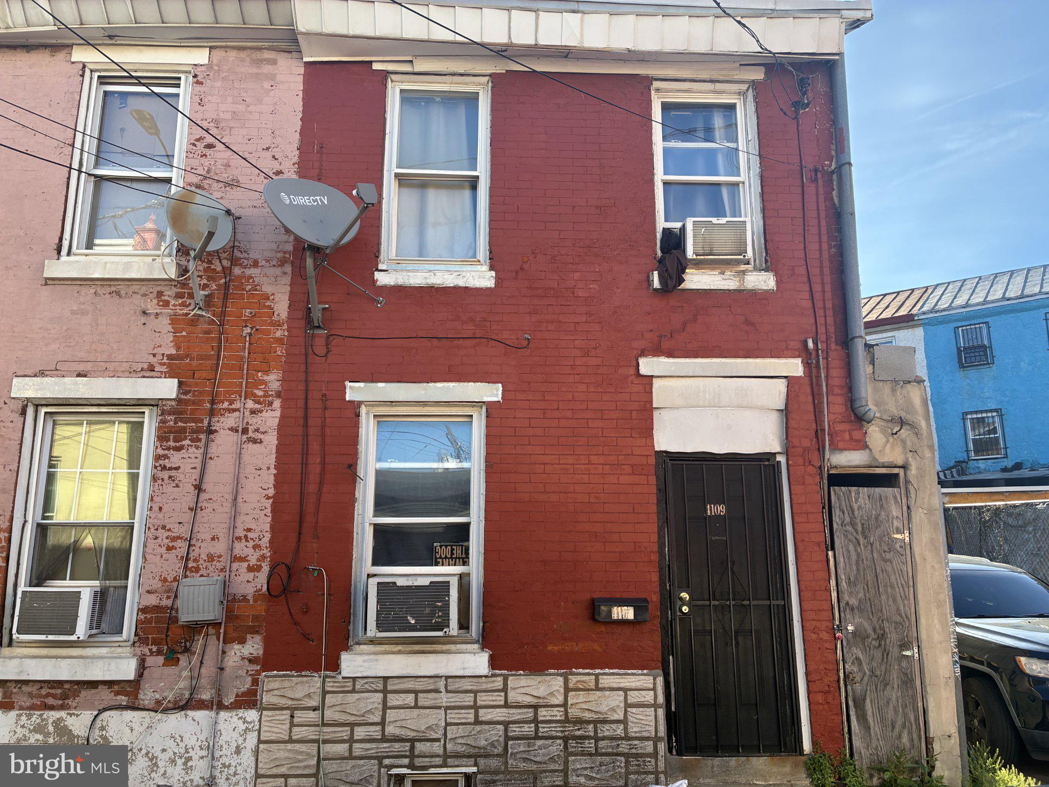 Discover a prime investment opportunity in the heart of the Frankford neighborhood! This charming 2-bed, 1-bath townhouse was built in 1920. Spanning 696 square feet, this property offers a solid foundation for both seasoned investors and those new to the real estate market. 

It's an ideal candidate for renovation and value appreciation. With the current rental market showing strong demand, this property presents an excellent opportunity for generating consistent cash flow. You can capitalize on the potential for rental income while also exploring options for appreciation through strategic upgrades. Seize the opportunity to grow your portfolio with this promising asset in Frankford.