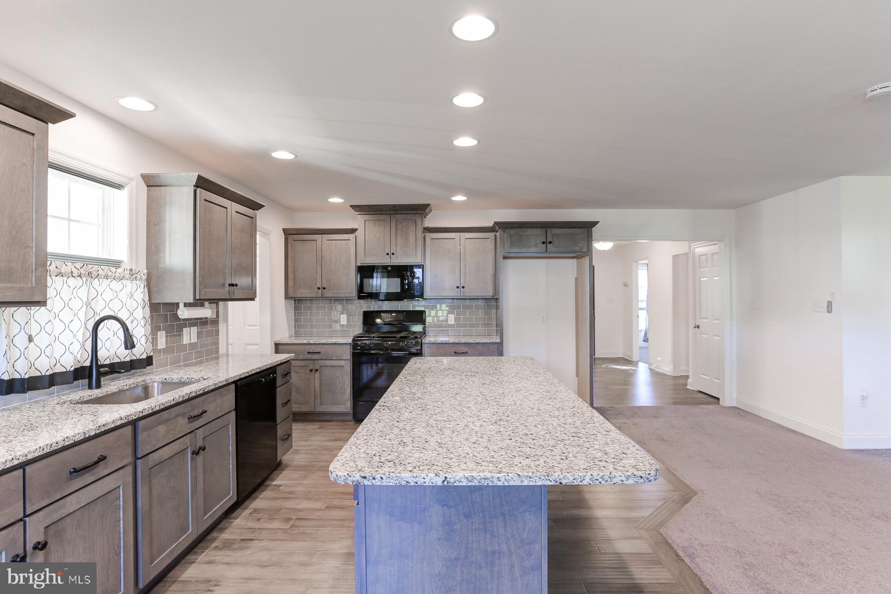 HIGHLAND RIDGE - Residential