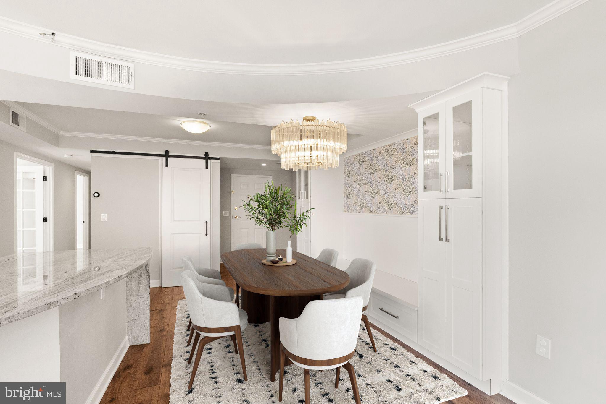 LEXINGTON SQUARE - Residential
