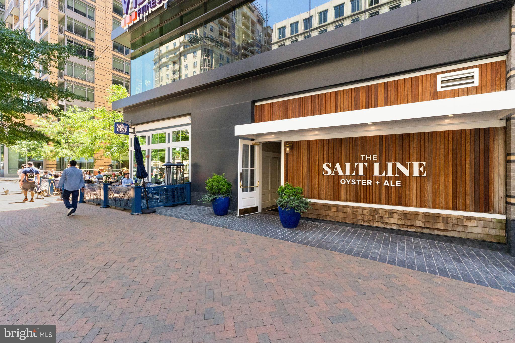 LEXINGTON SQUARE - Residential