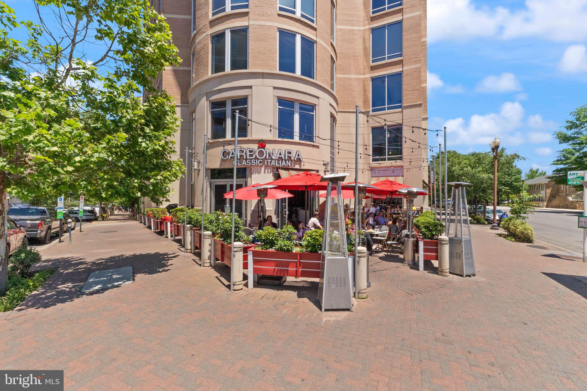 LEXINGTON SQUARE - Residential
