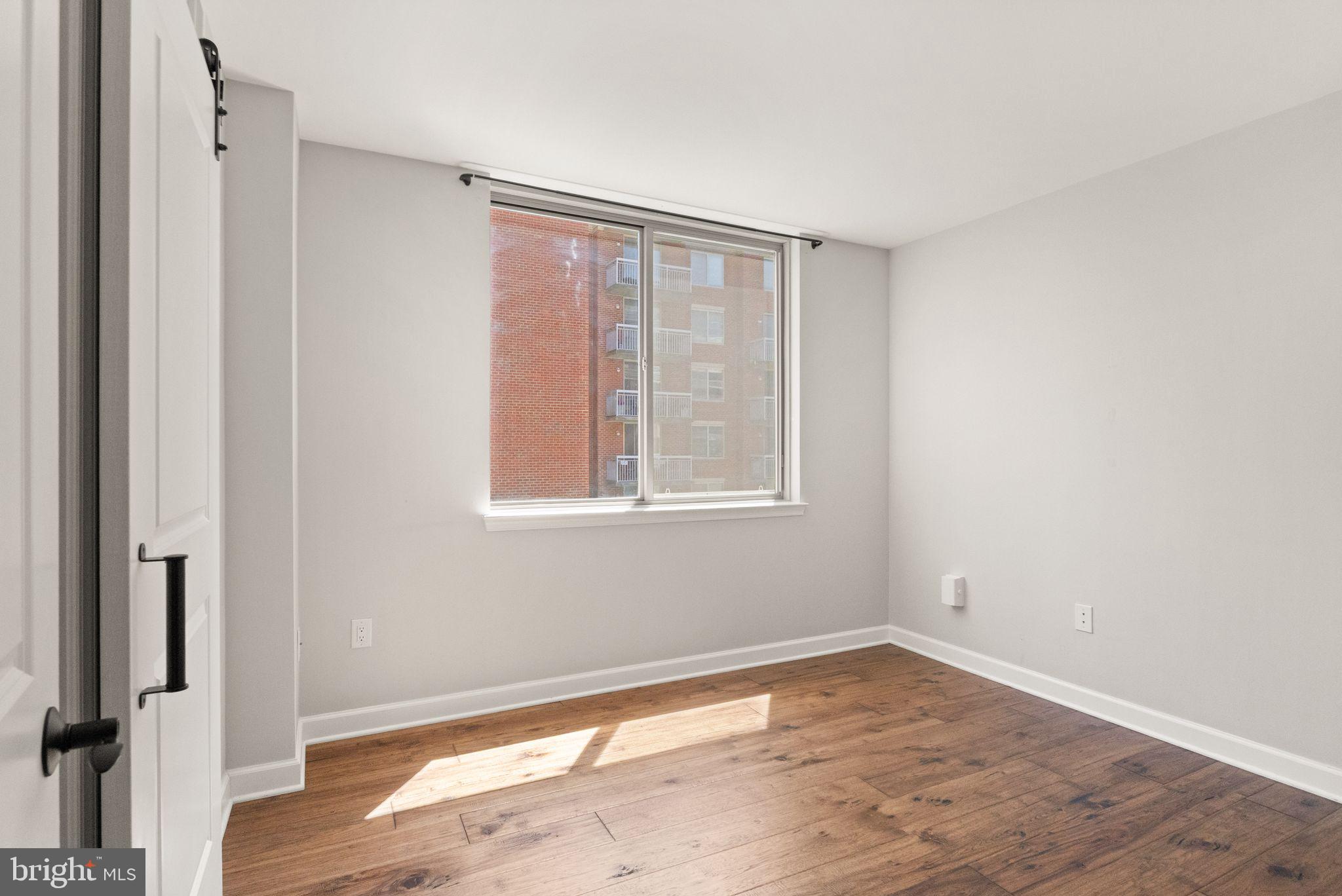 LEXINGTON SQUARE - Residential