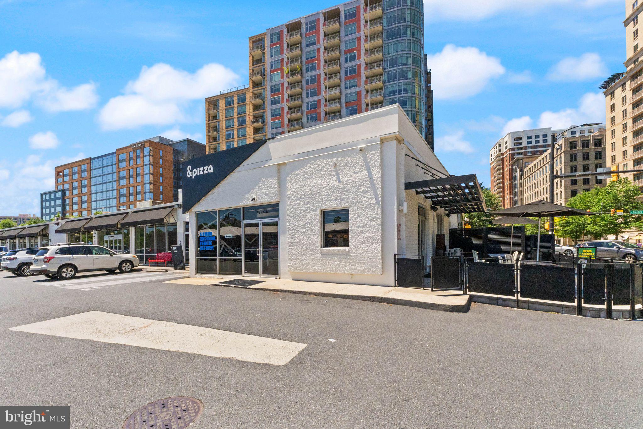 LEXINGTON SQUARE - Residential