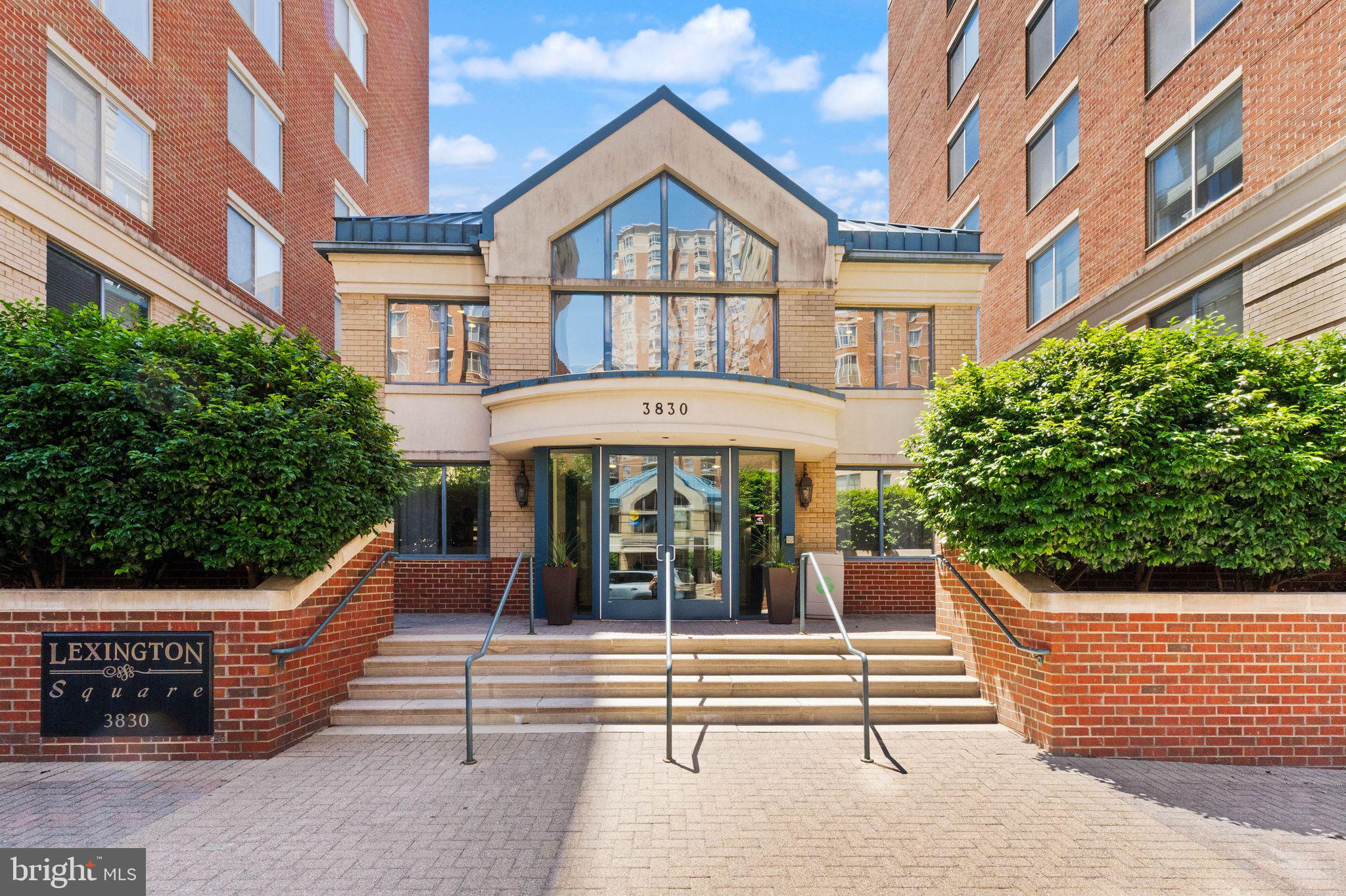 LEXINGTON SQUARE - Residential