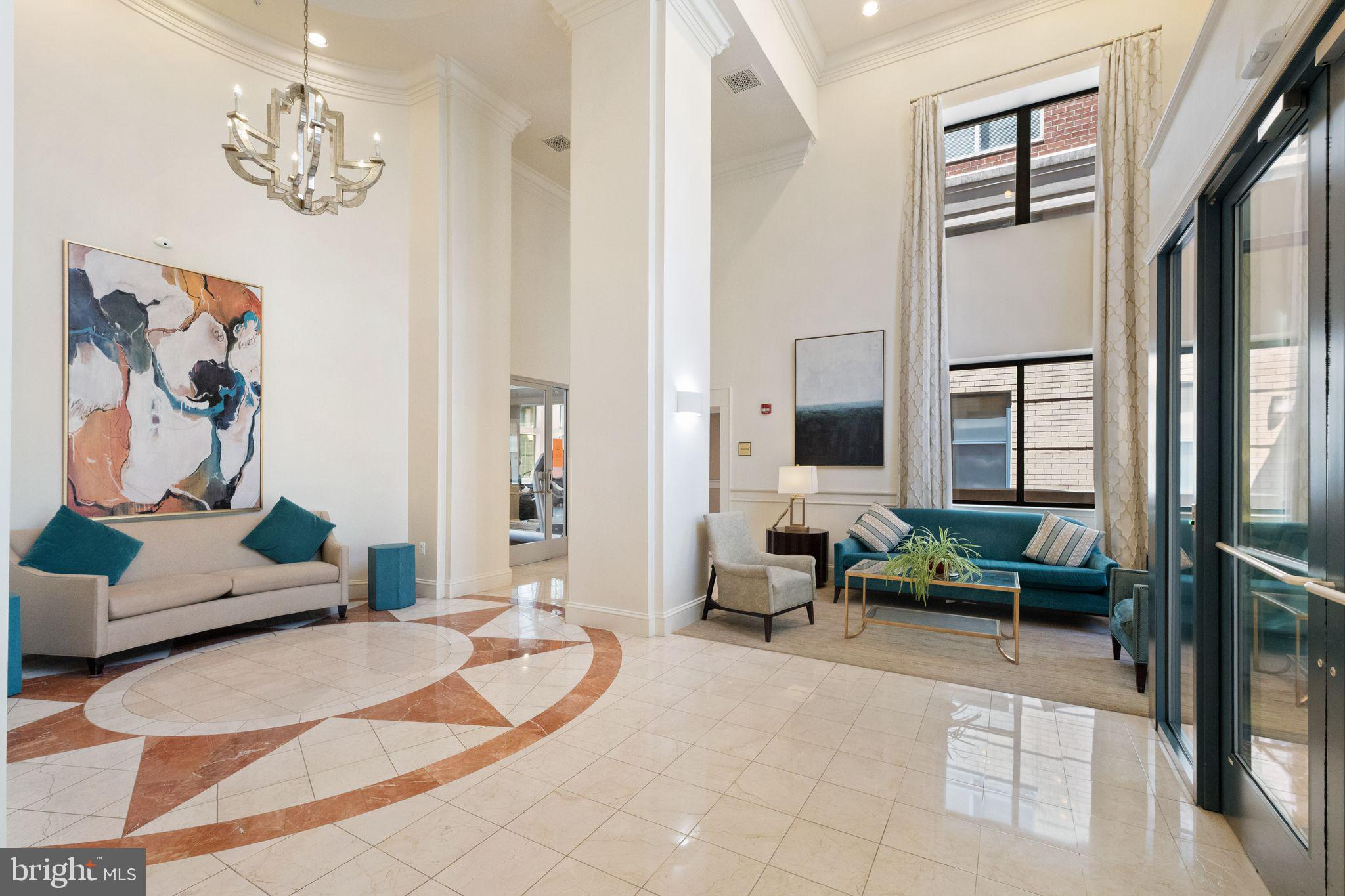 LEXINGTON SQUARE - Residential