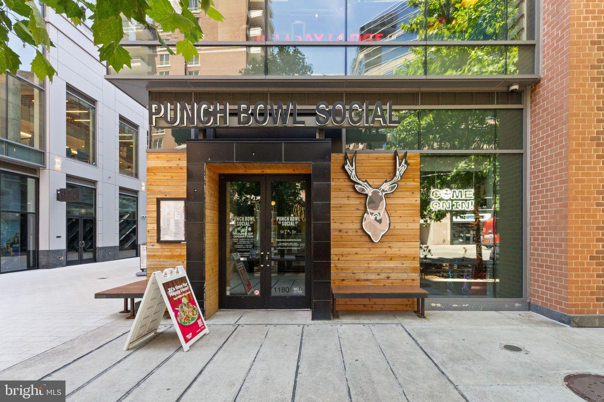 LEXINGTON SQUARE - Residential