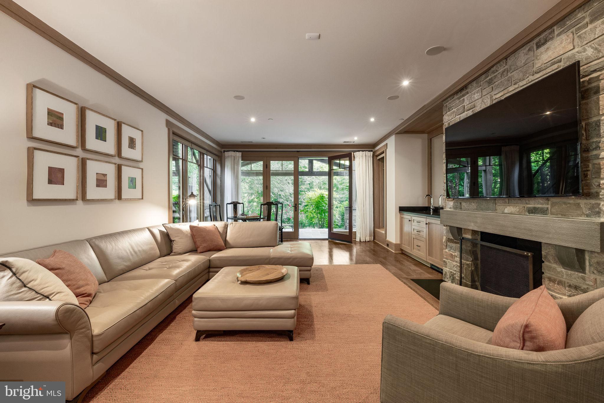 PHILLIPS PARK - Residential