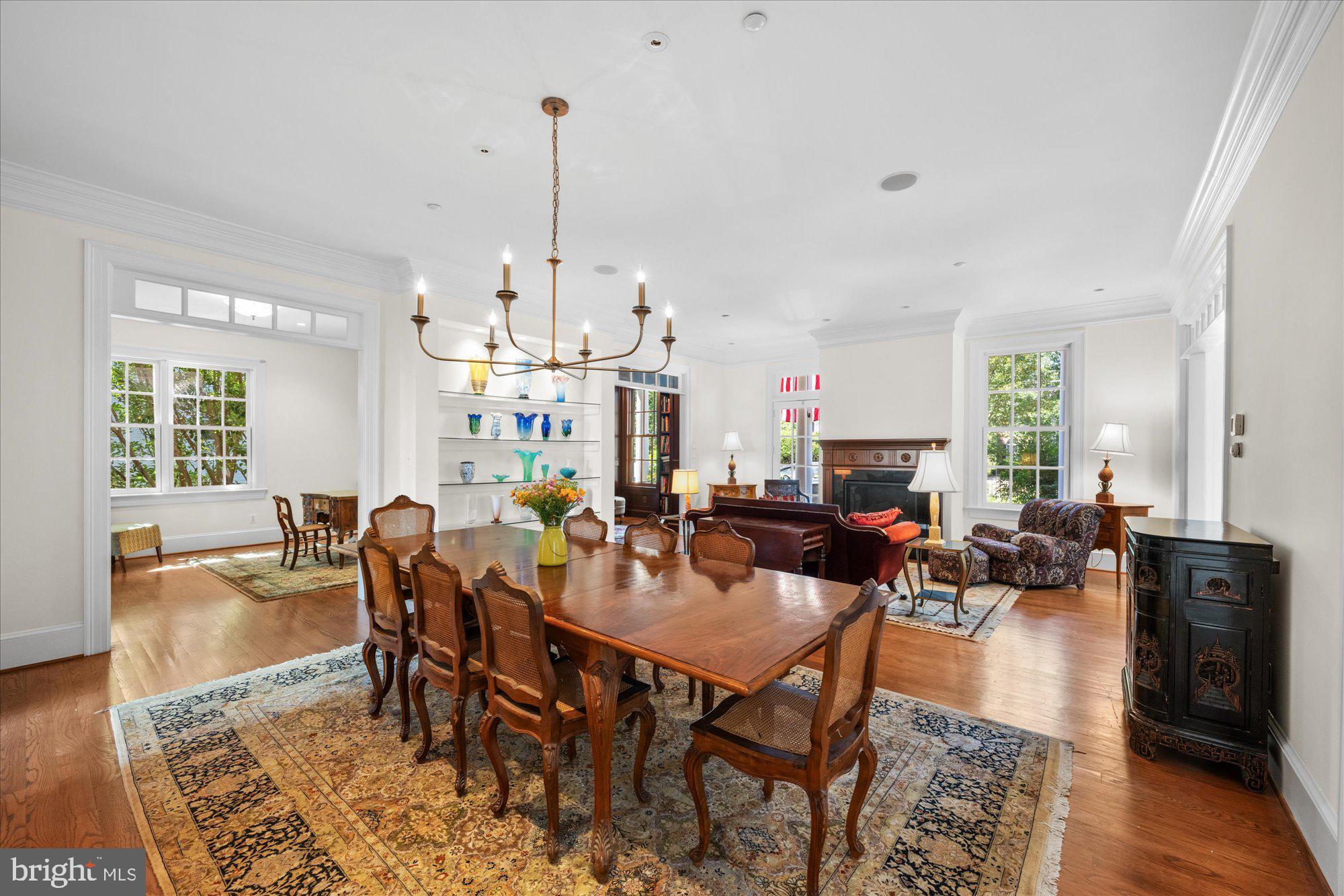 ARLINGTON RIDGE - Residential