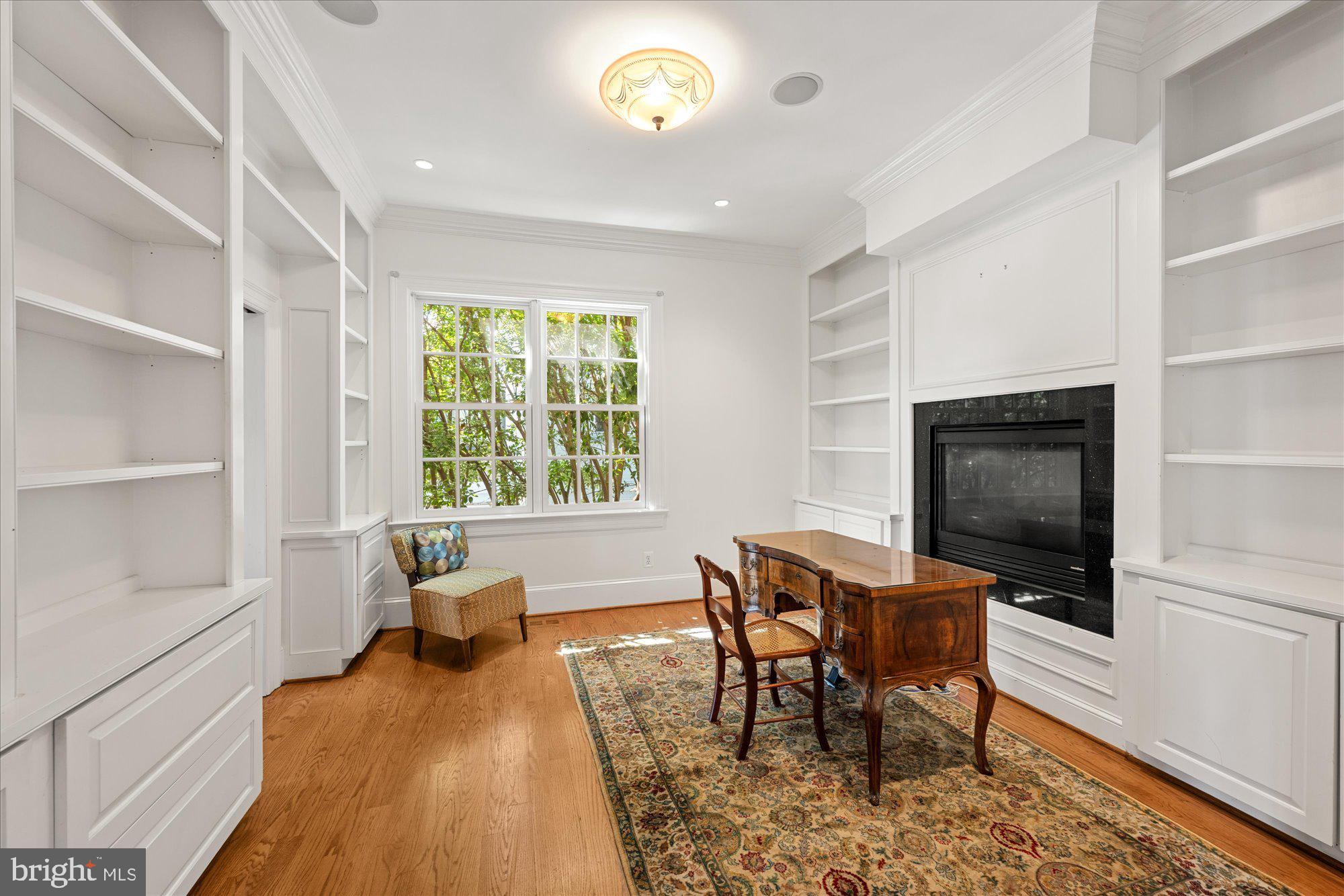ARLINGTON RIDGE - Residential