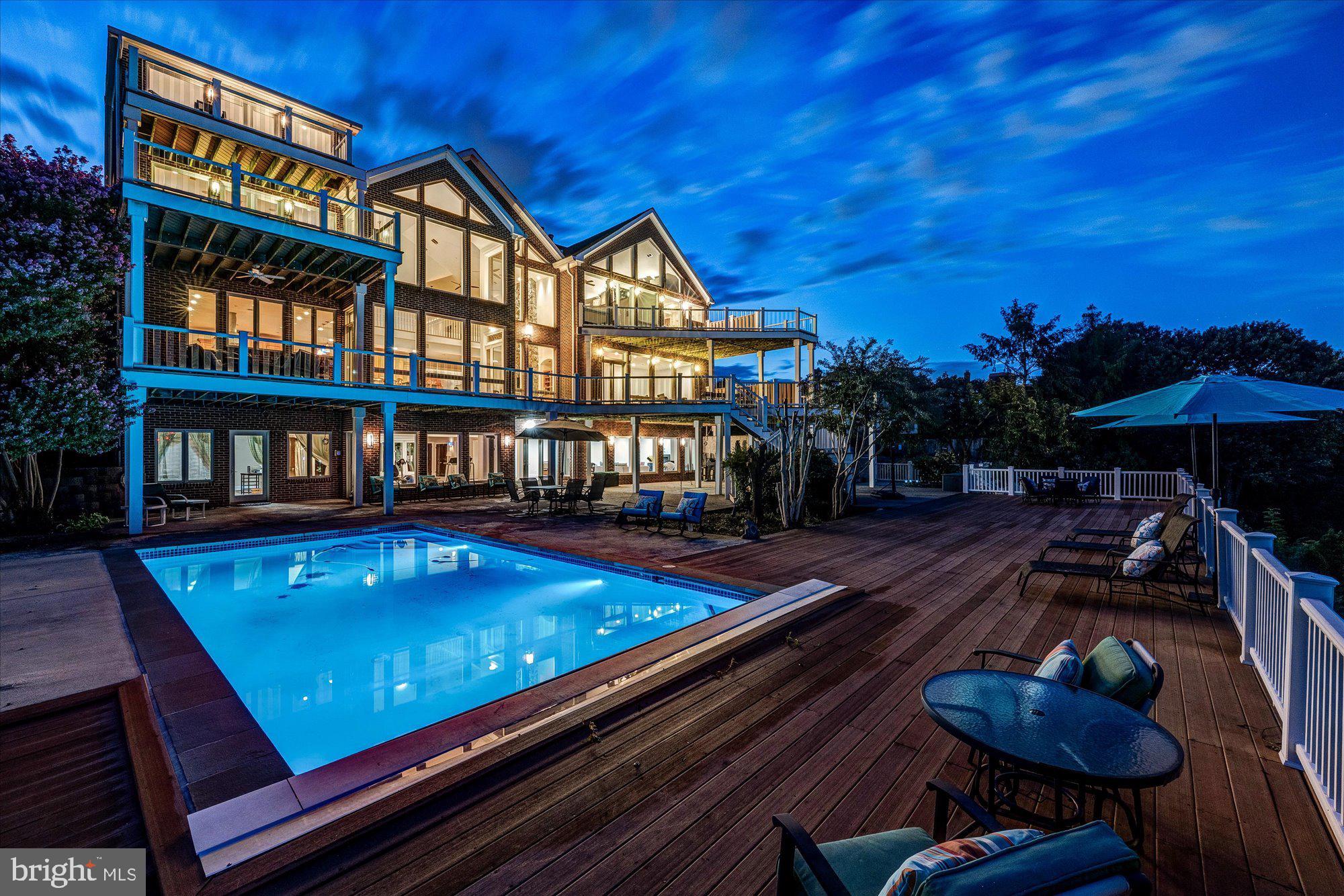 ARLINGTON RIDGE - Residential
