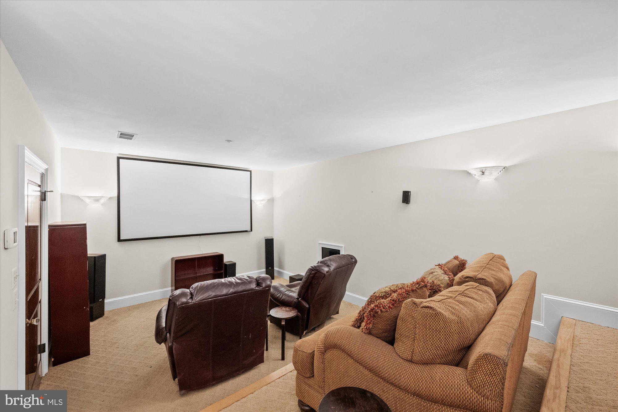 ARLINGTON RIDGE - Residential