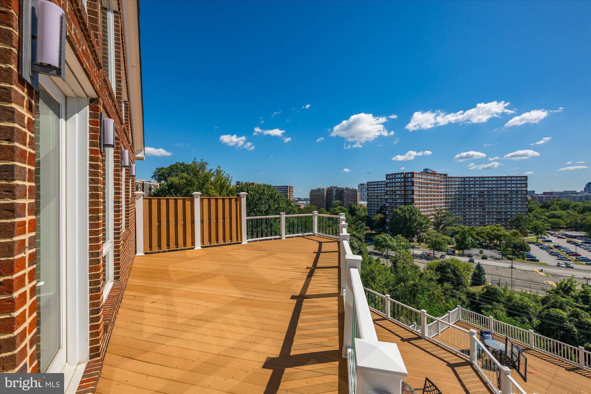 ARLINGTON RIDGE - Residential
