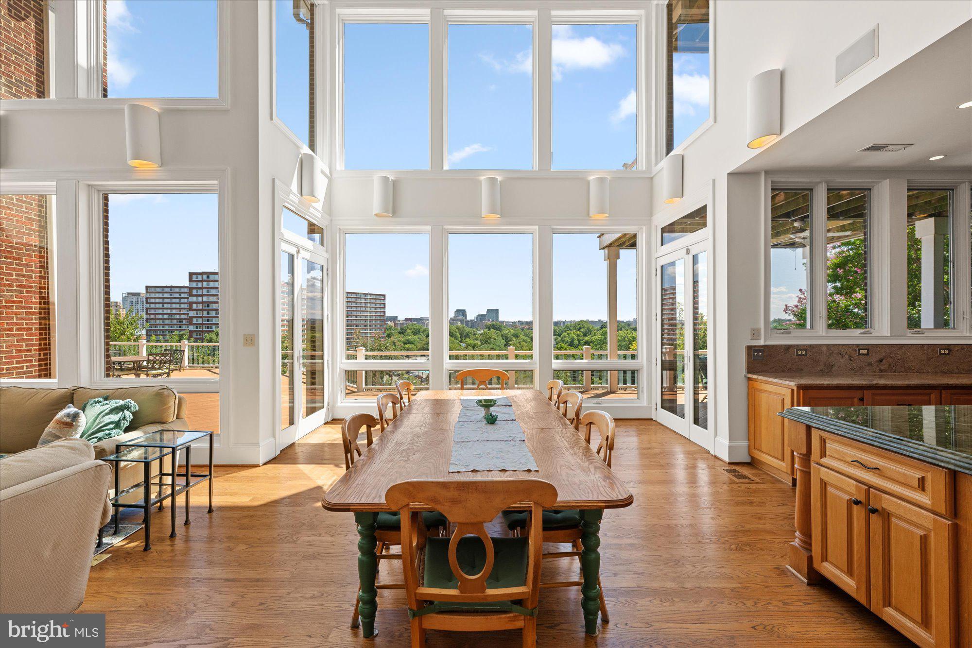 ARLINGTON RIDGE - Residential