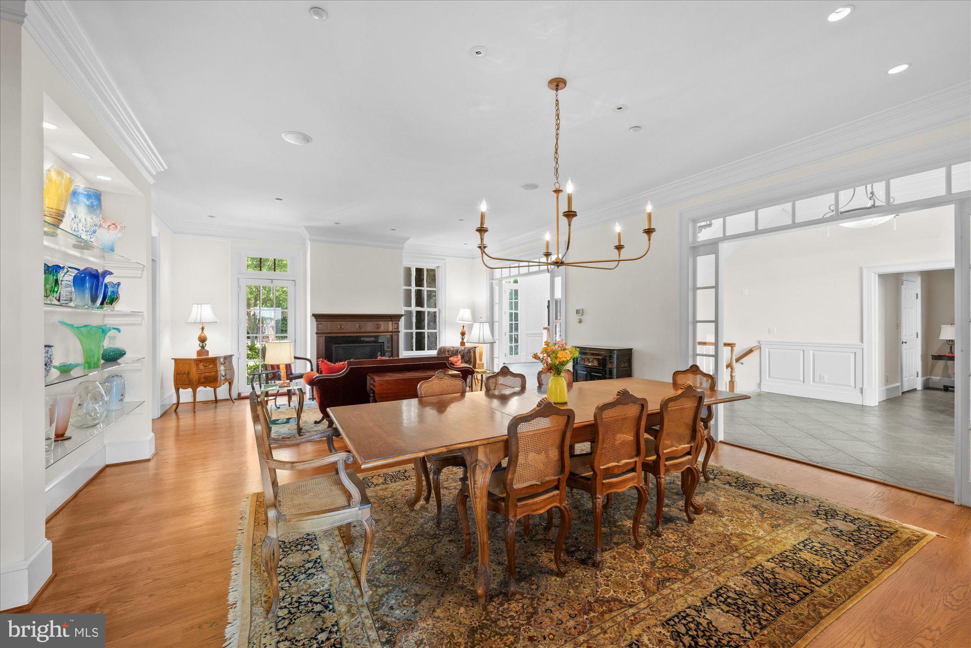 ARLINGTON RIDGE - Residential