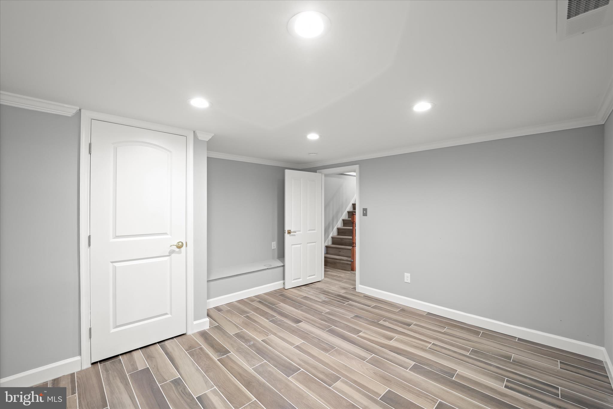 HYATTSVILLE - Residential