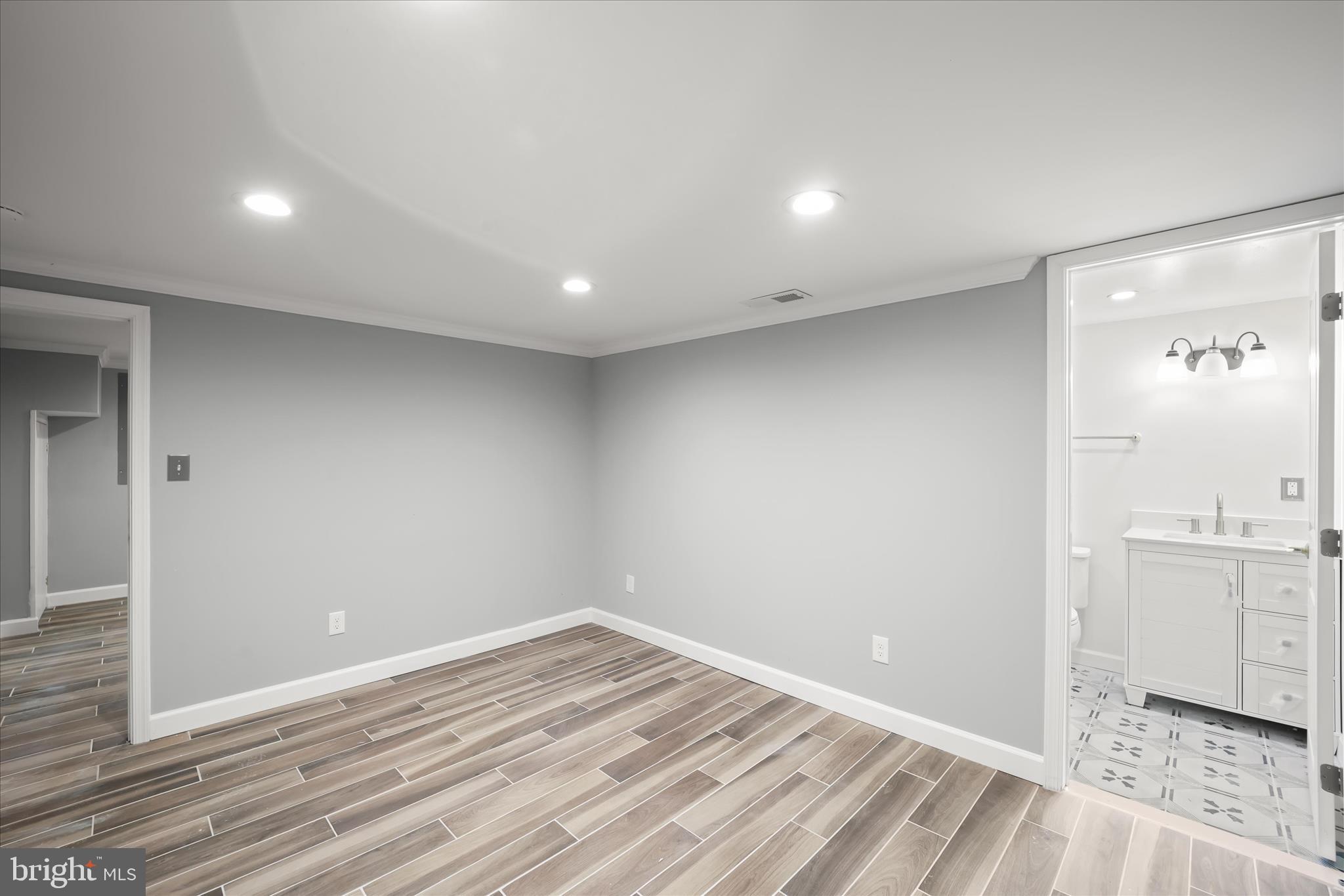 HYATTSVILLE - Residential