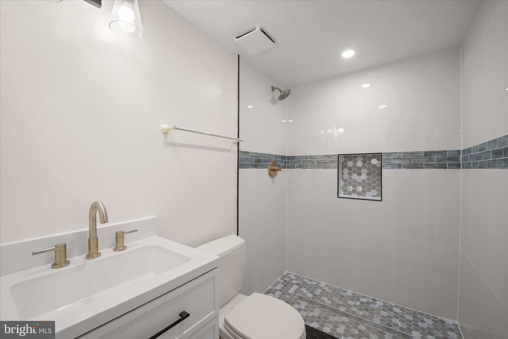 HYATTSVILLE - Residential
