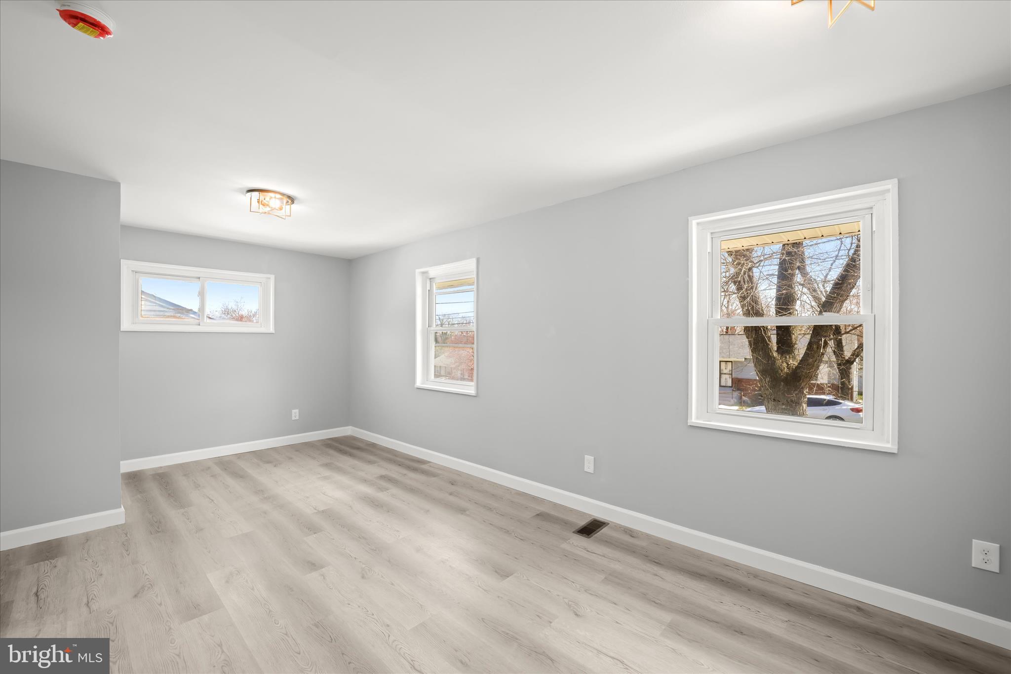 HYATTSVILLE - Residential