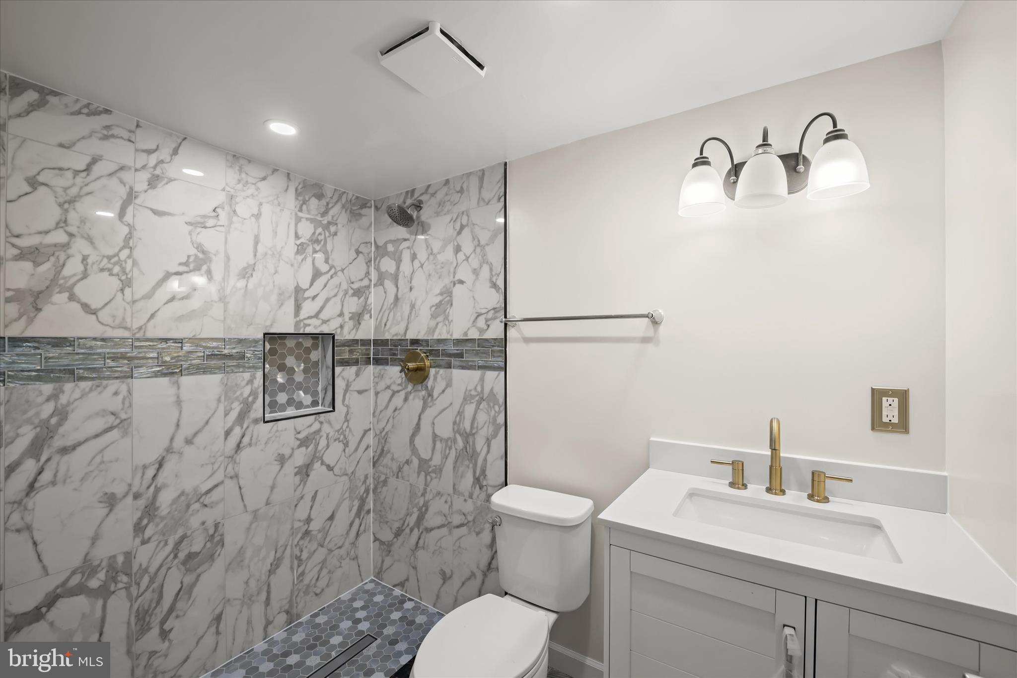 HYATTSVILLE - Residential