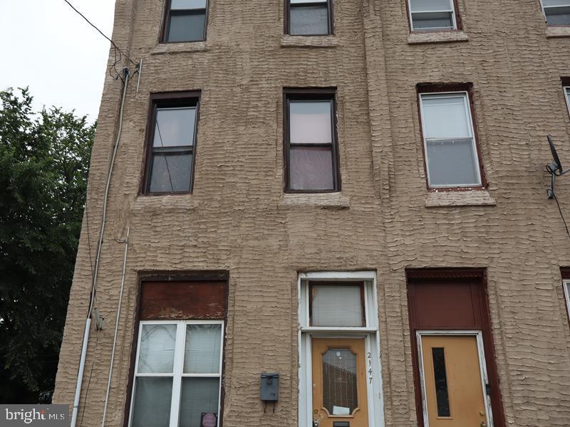 Spectacular opportunity for three-story brick row house stucco finish, offering 2072 square feet living space, located in the North Central section of. The property features include spacious living room, dining room, and kitchen walk-out access to the rear yard. The second includes three bedrooms and a three-piece hall bath, while the third floor consists of two additional. The property has a full unfinished basement, ample-street parking and is conveniently close to local shopping, public transit, and minutes away from major roadways.