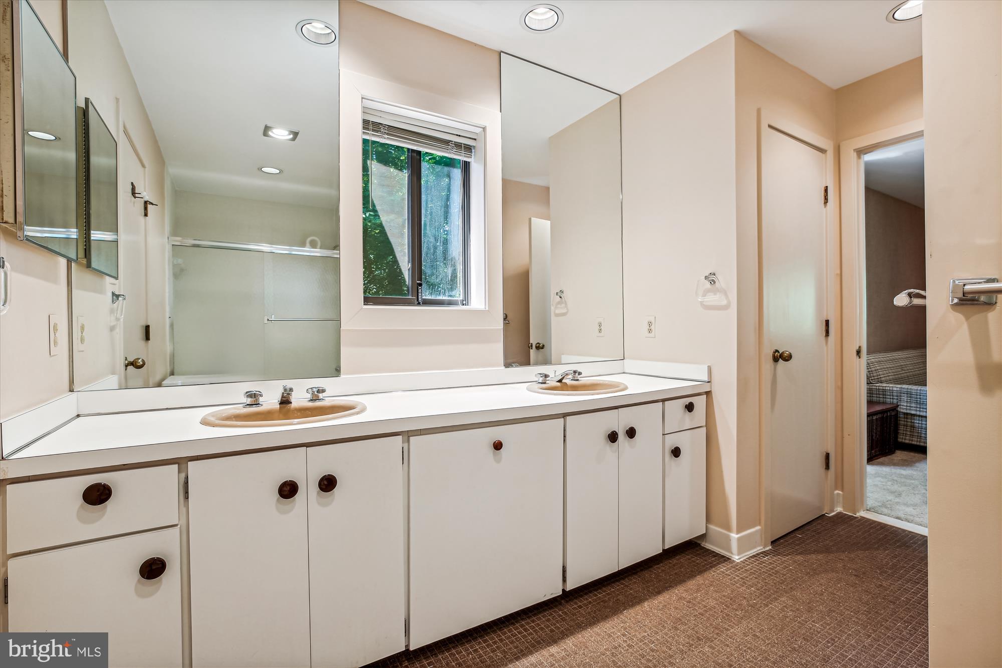 GLEN MILL VILLAGE - Residential