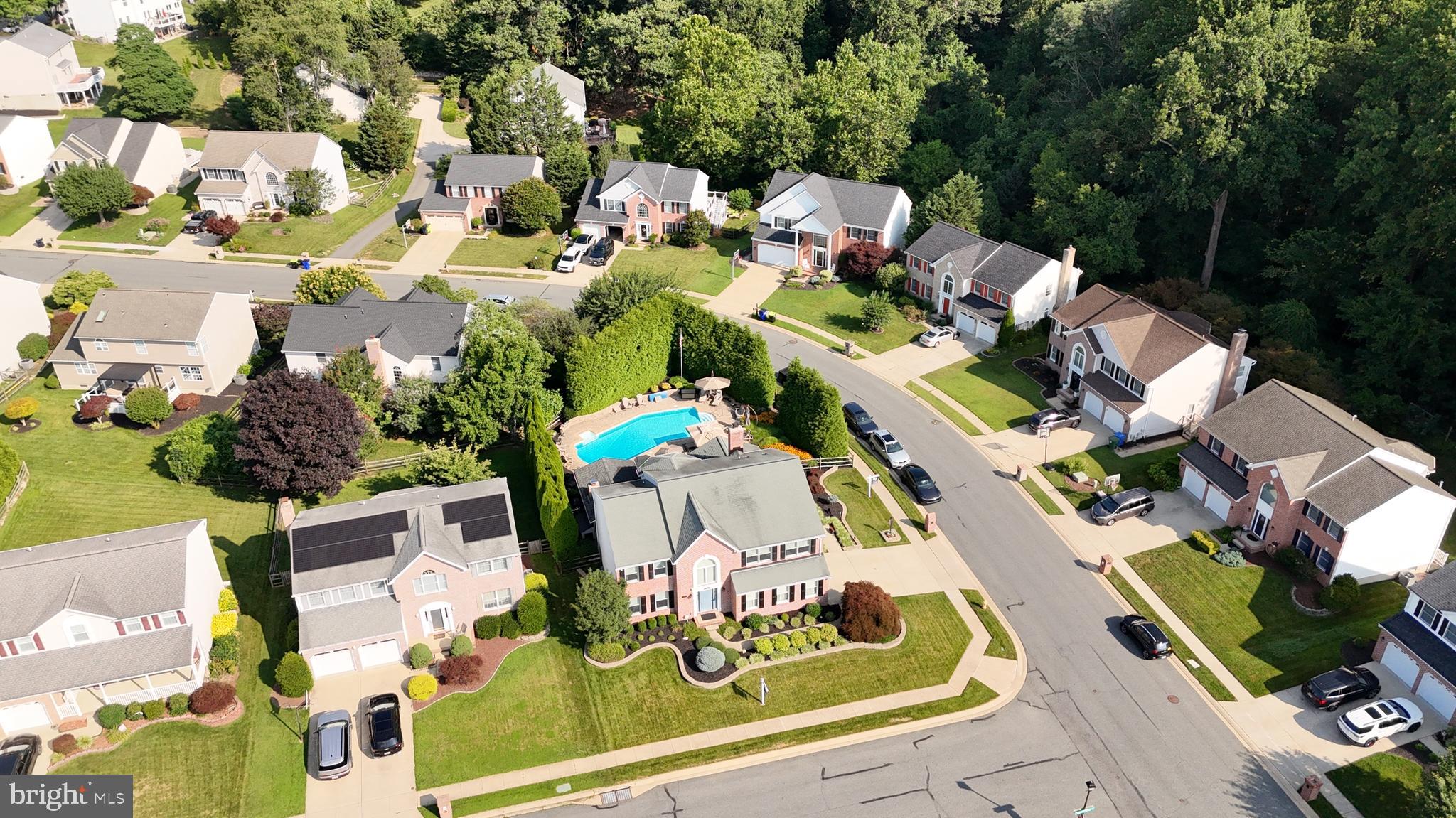 HUNTERS RUN - Residential