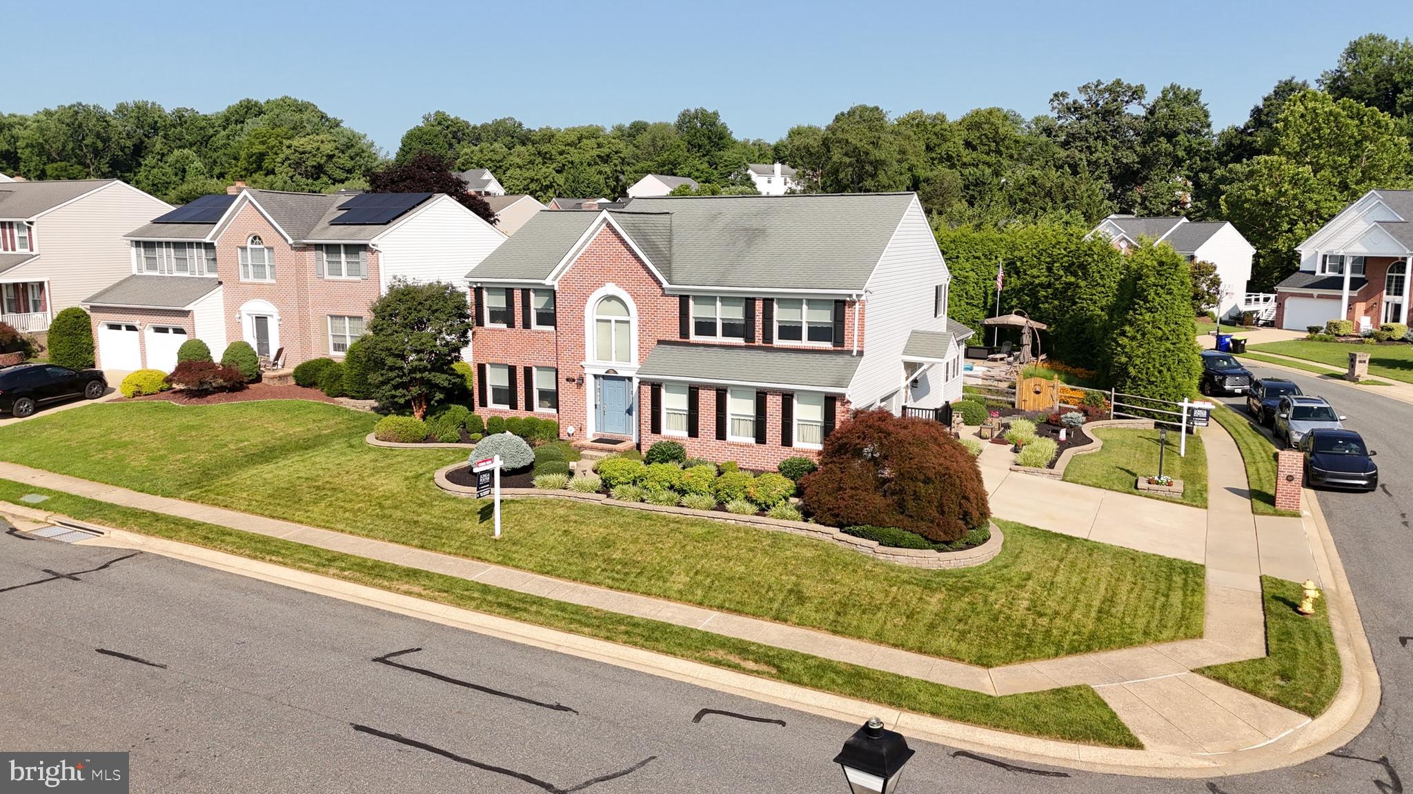 HUNTERS RUN - Residential