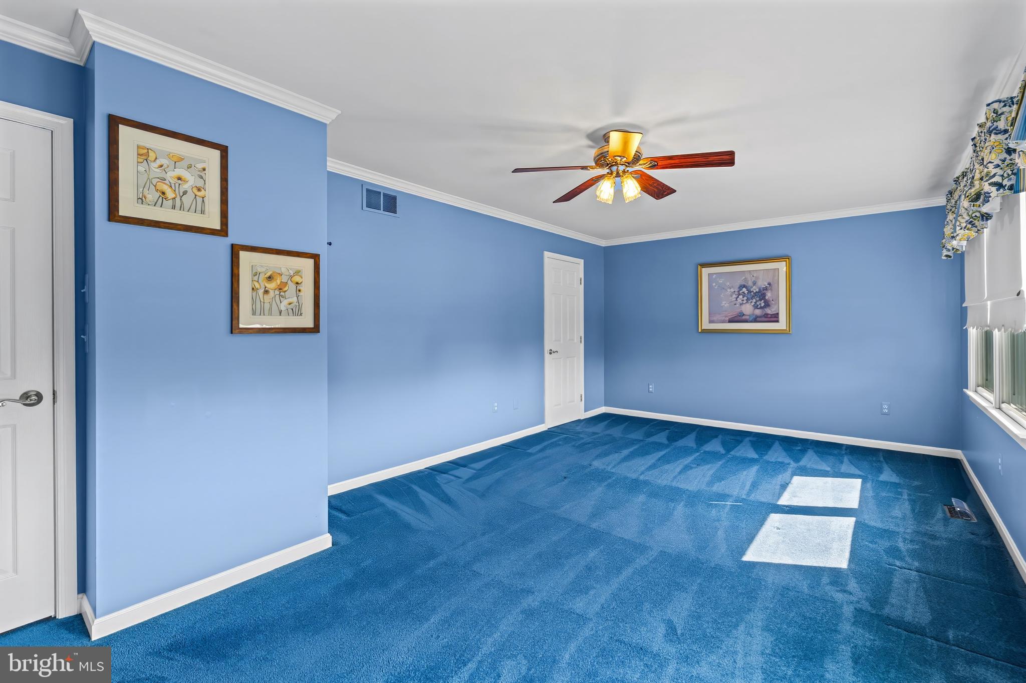 HUNTERS RUN - Residential