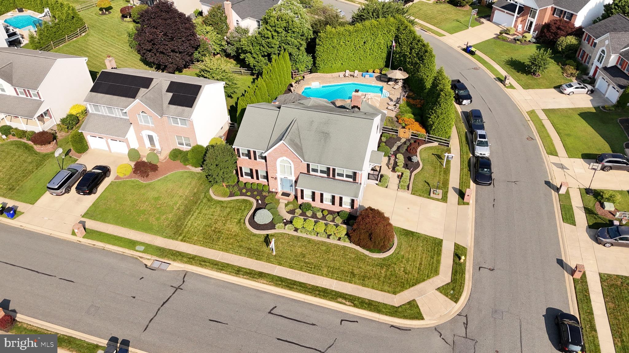 HUNTERS RUN - Residential