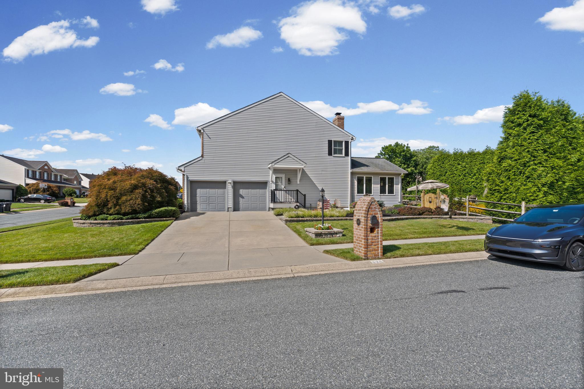 HUNTERS RUN - Residential