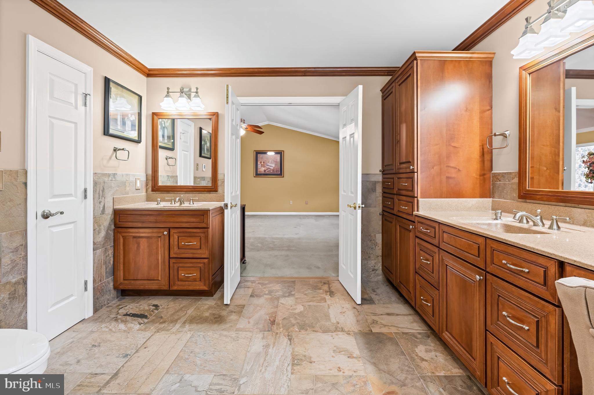 HUNTERS RUN - Residential