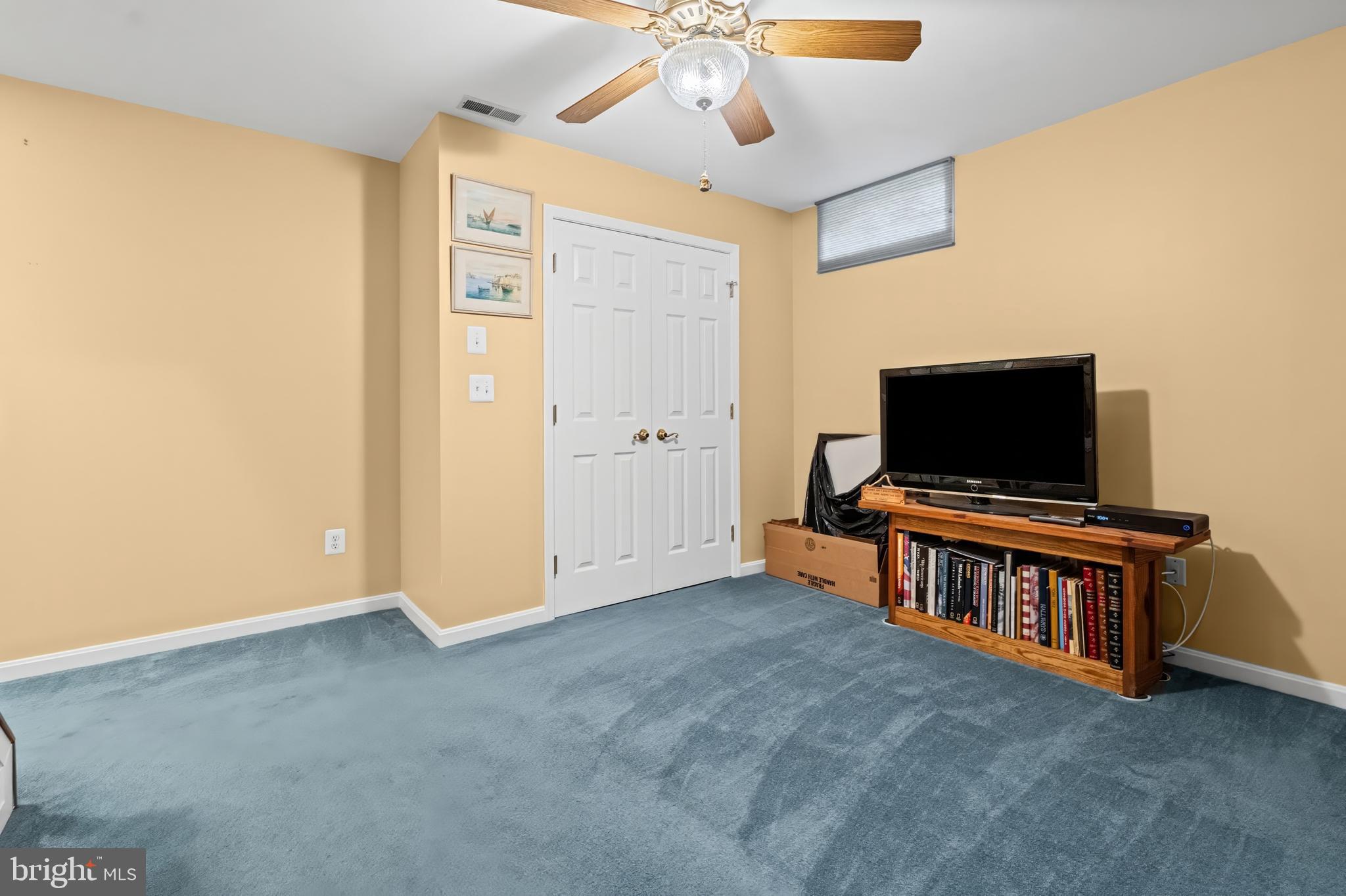 HUNTERS RUN - Residential