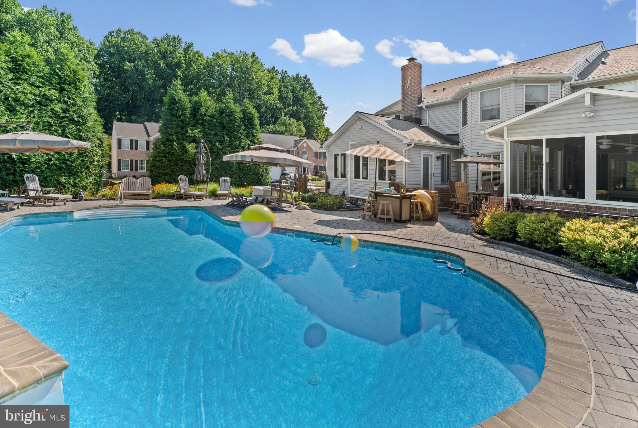 HUNTERS RUN - Residential