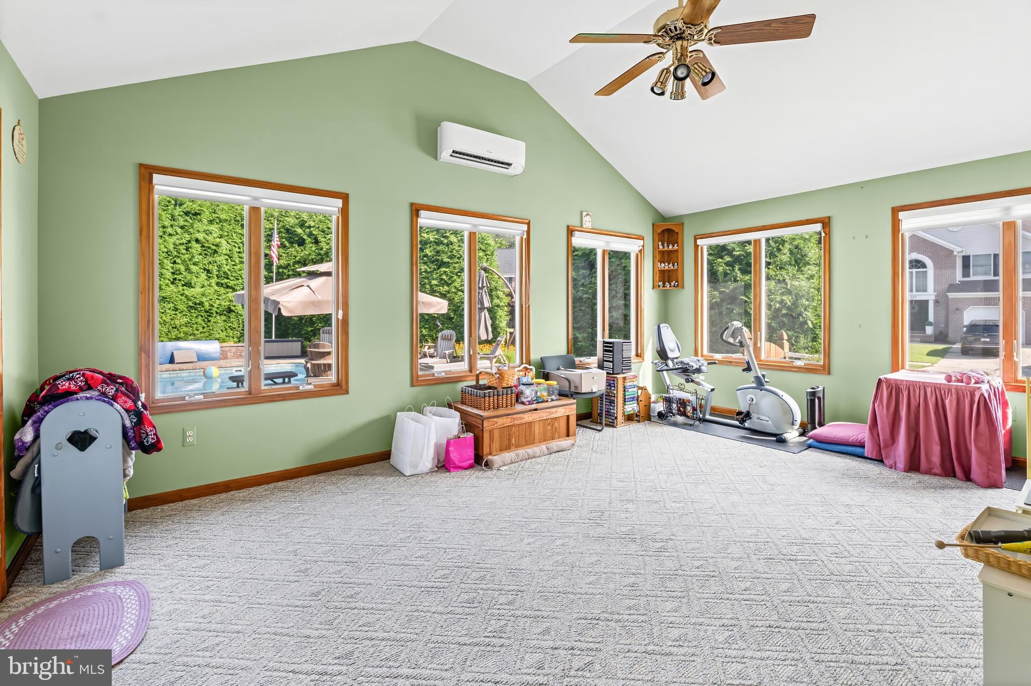 HUNTERS RUN - Residential