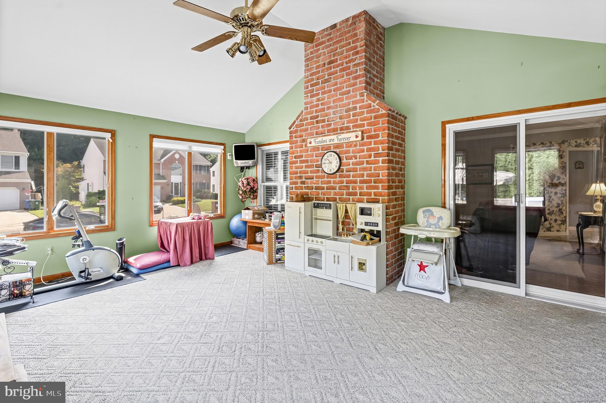 HUNTERS RUN - Residential
