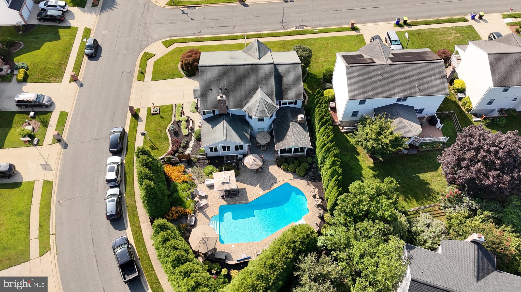 HUNTERS RUN - Residential