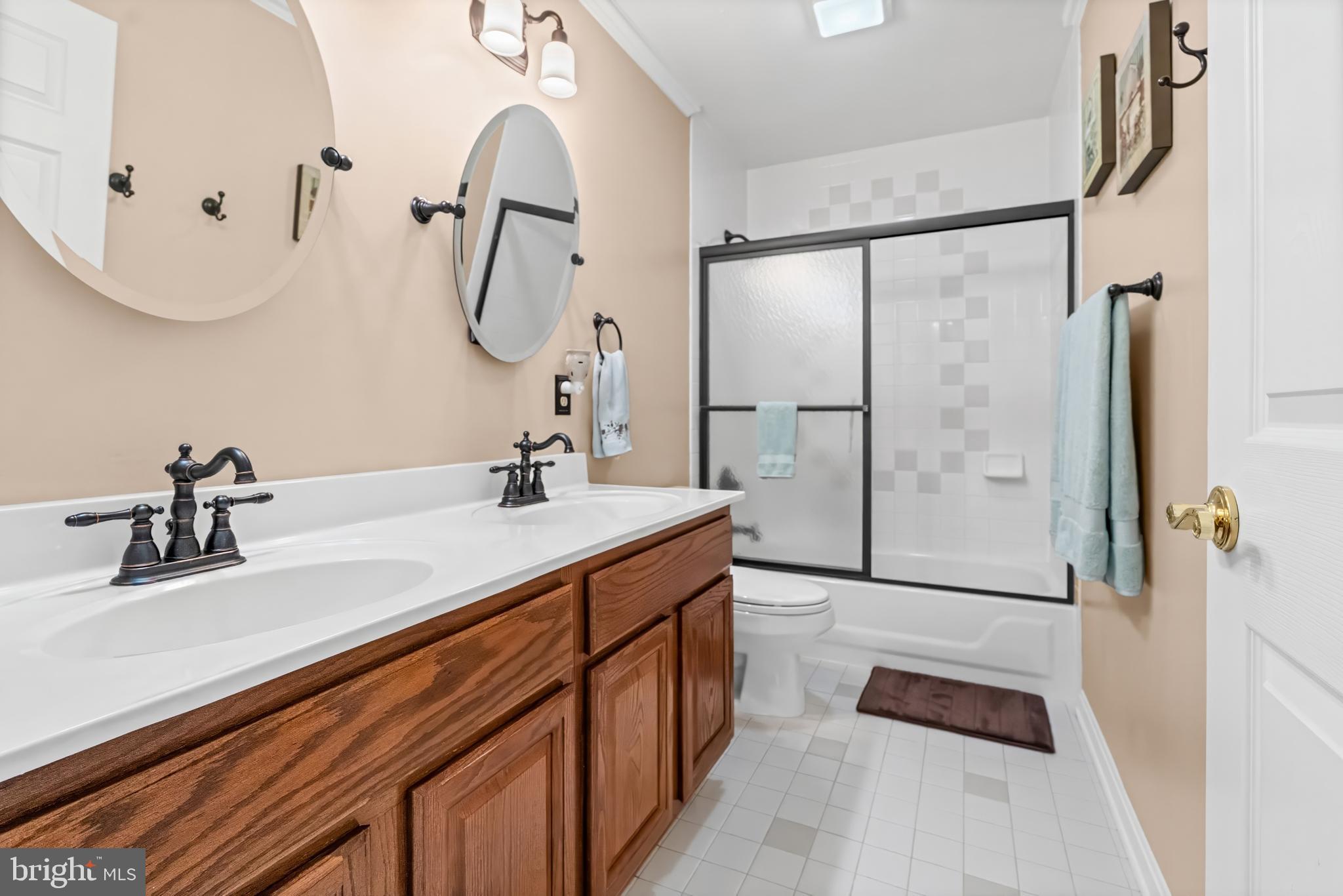 HUNTERS RUN - Residential