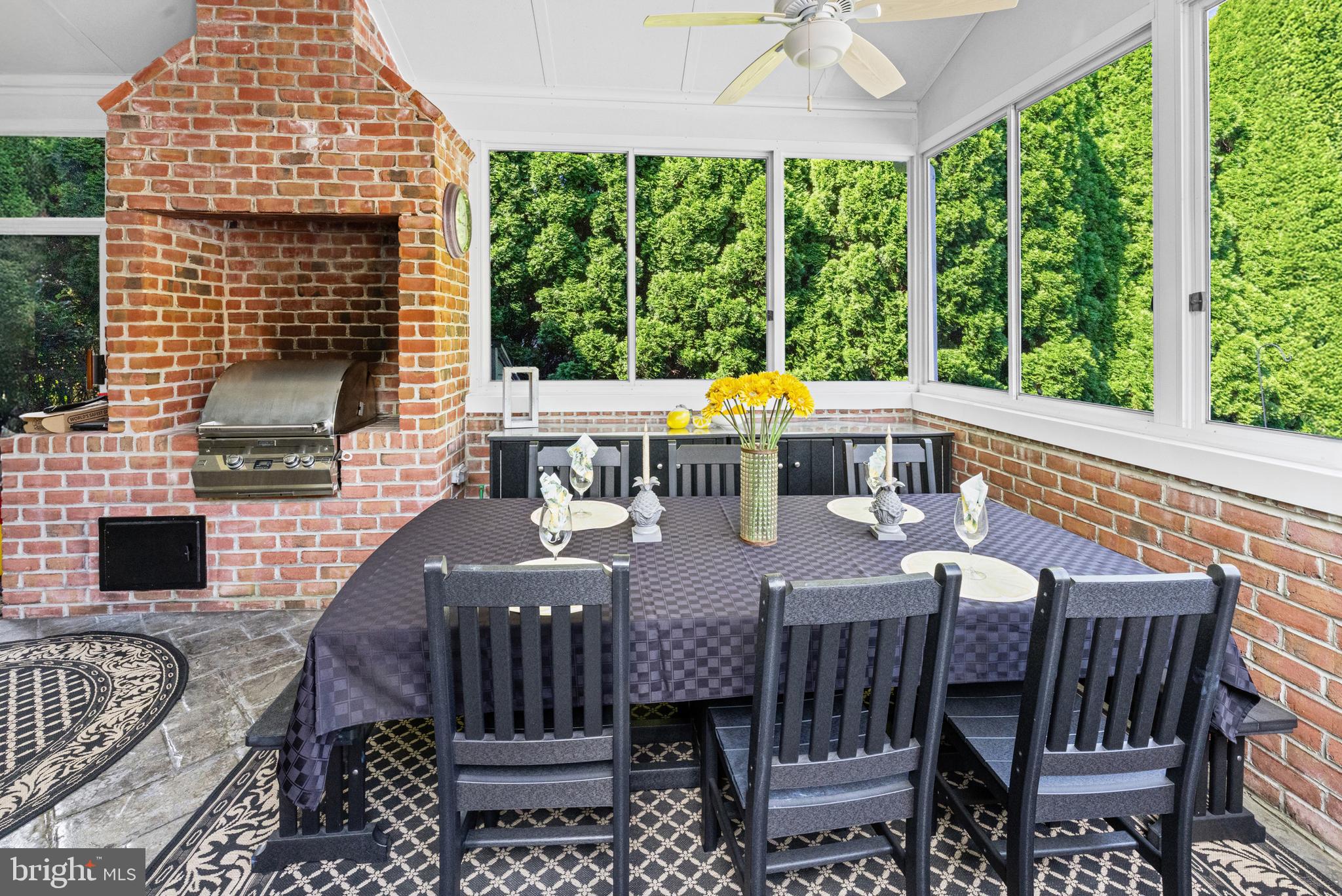 HUNTERS RUN - Residential