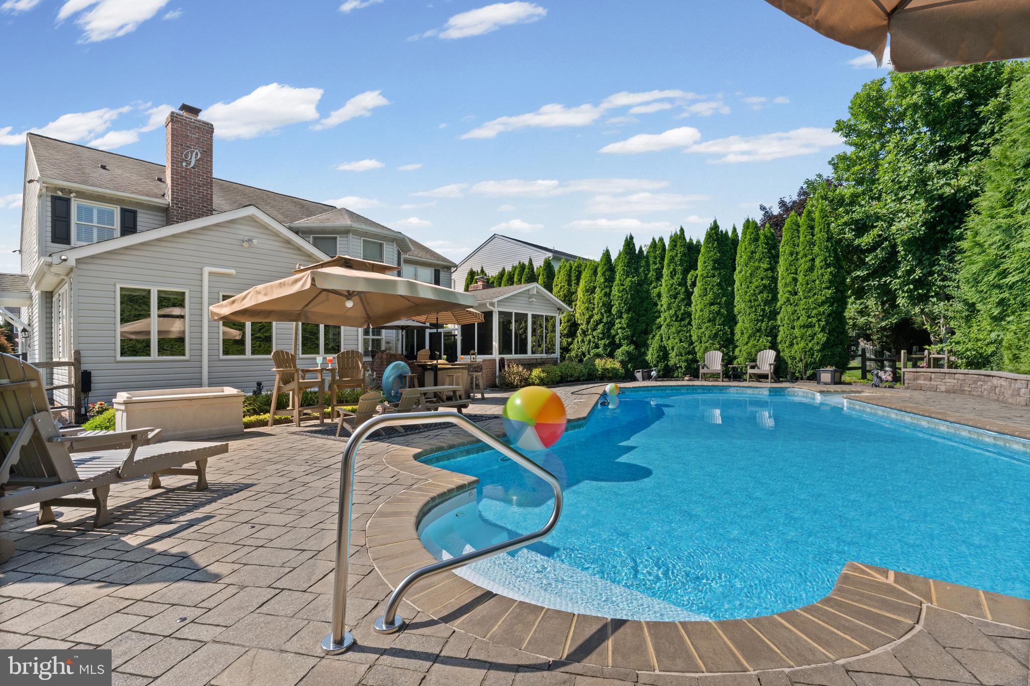 HUNTERS RUN - Residential