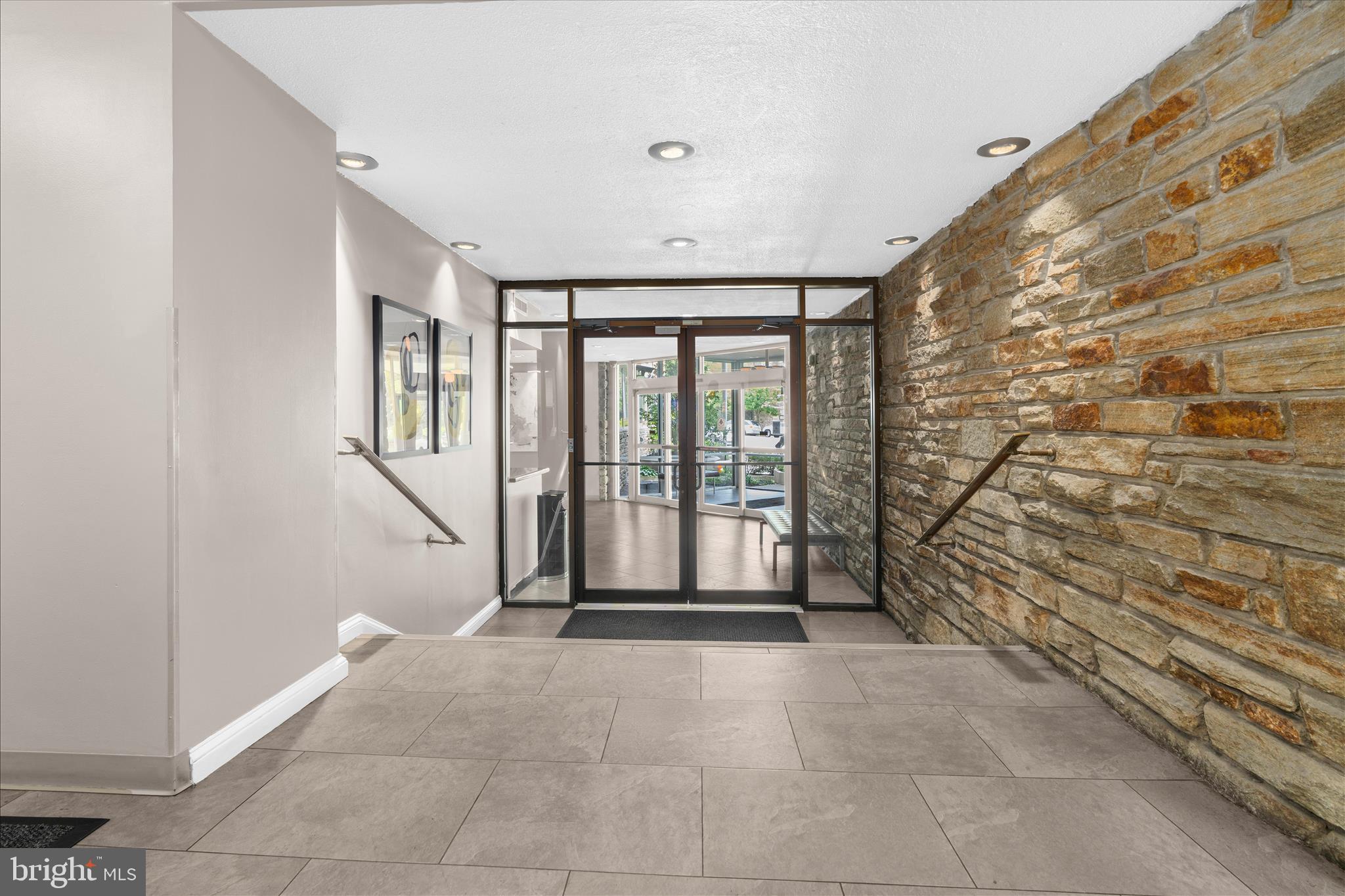 CHARLES VILLAGE - Residential