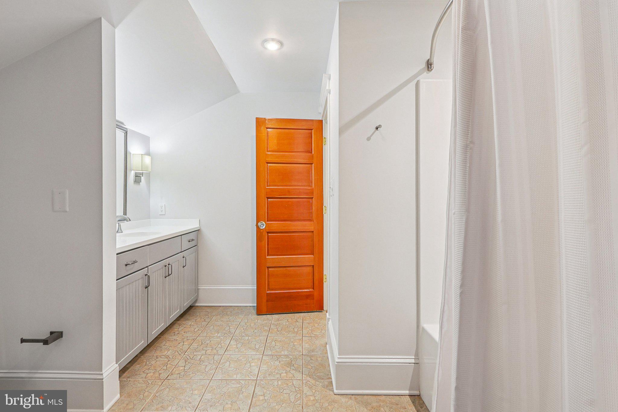 ARLINGTON RIDGE - Residential