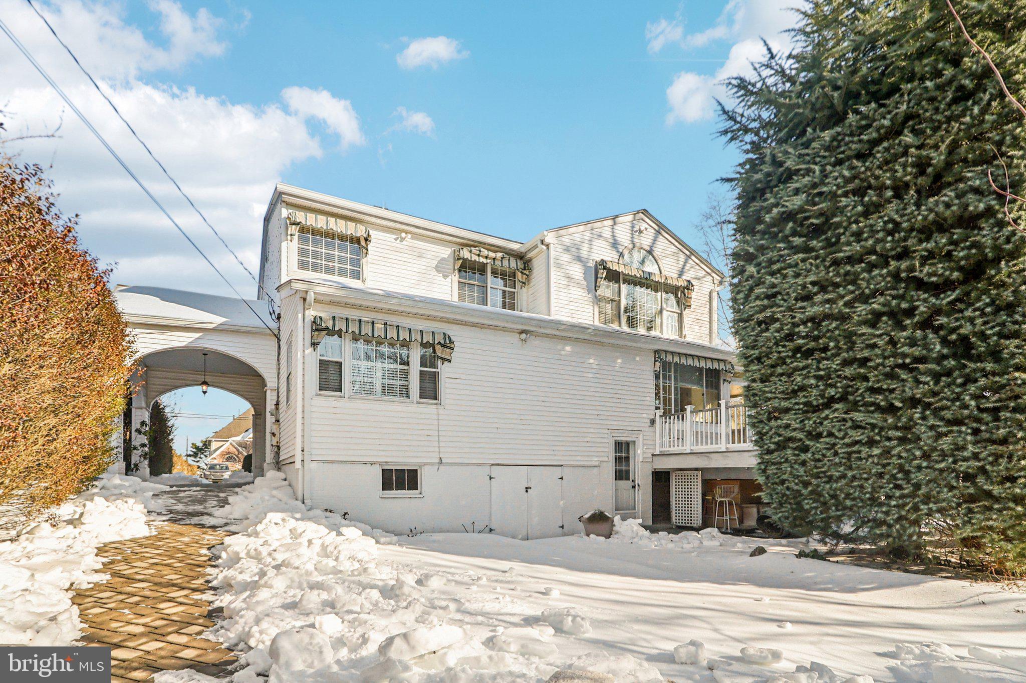 ARLINGTON RIDGE - Residential