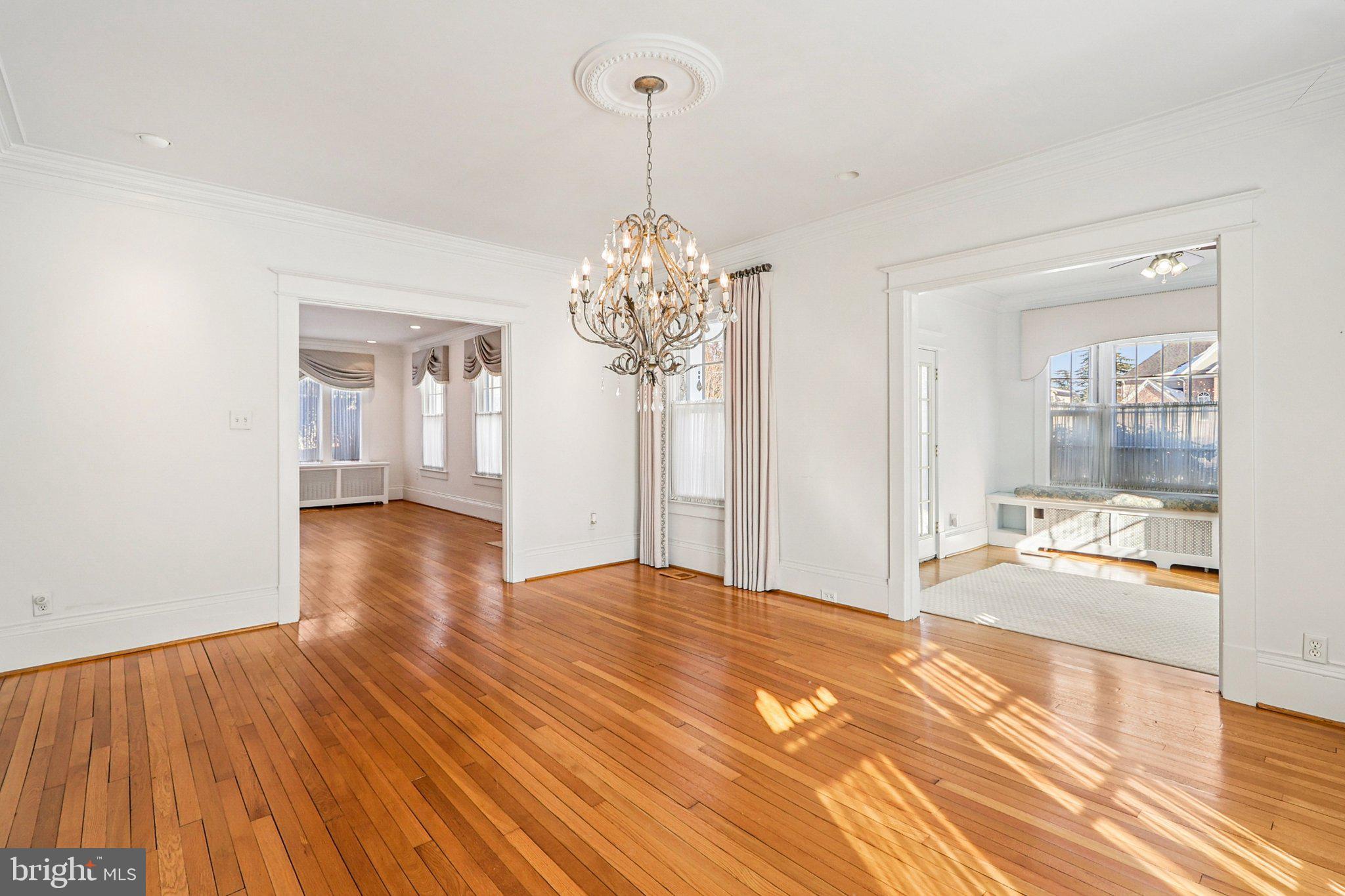 ARLINGTON RIDGE - Residential