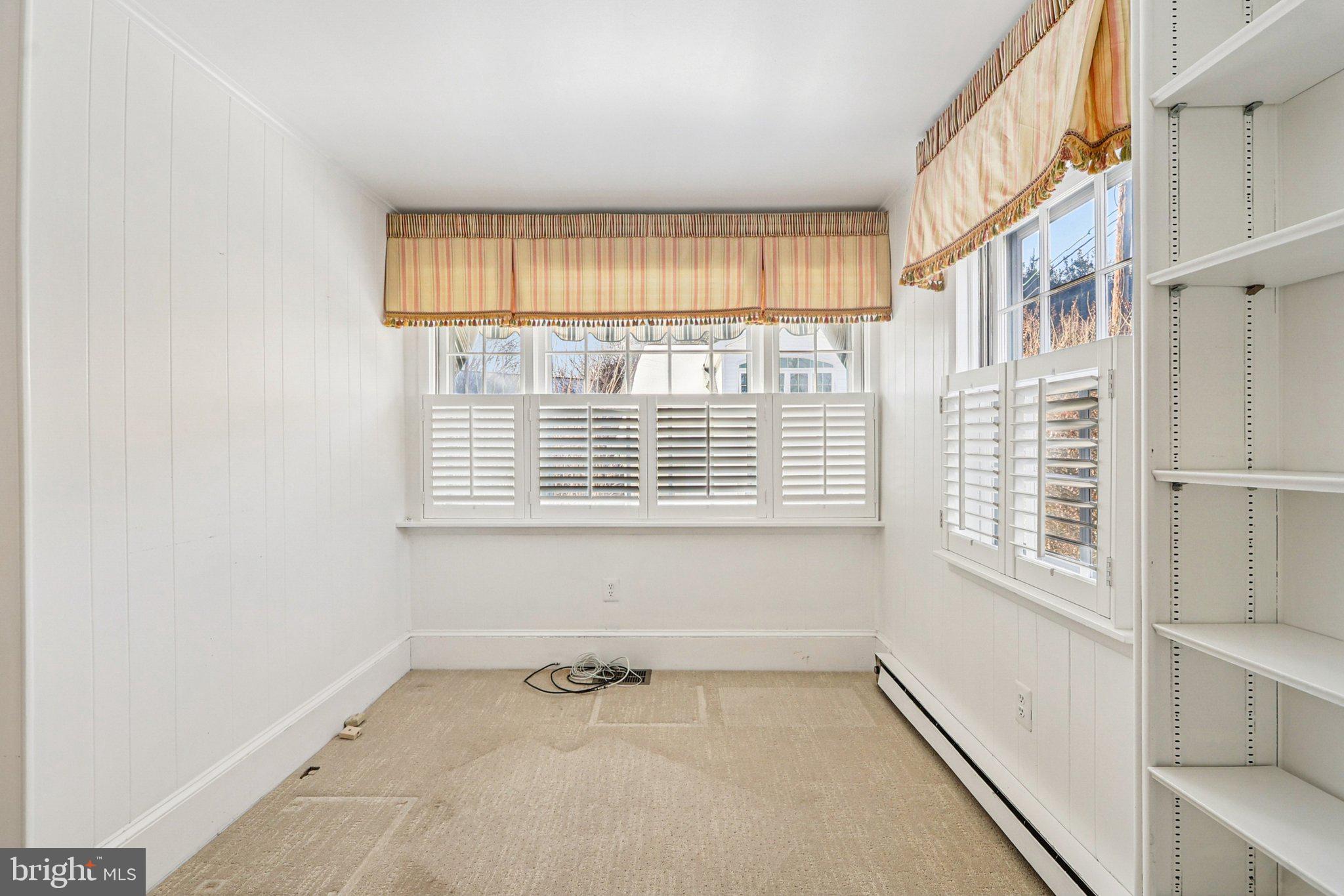 ARLINGTON RIDGE - Residential
