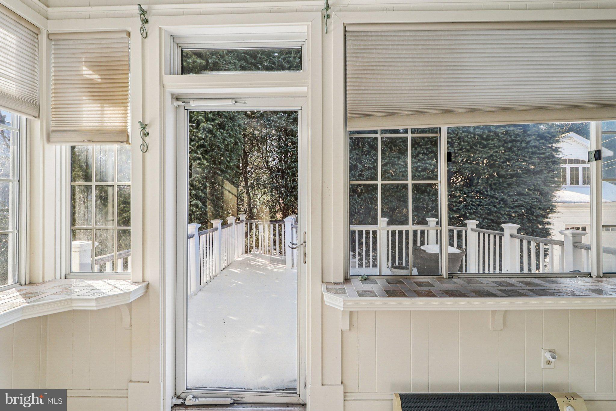 ARLINGTON RIDGE - Residential